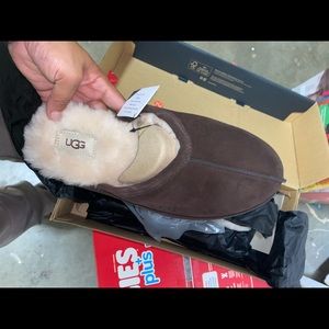 💟SOLD💟 Men’s UGG slippers